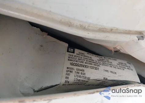 2005 Chevrolet Express from USA, damaged, VIN 1GCGG25VX51137331